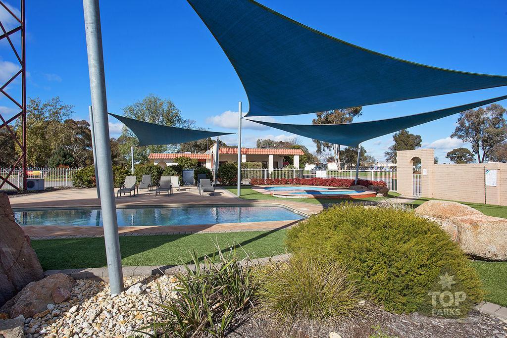 Horsham Holiday Park 3*